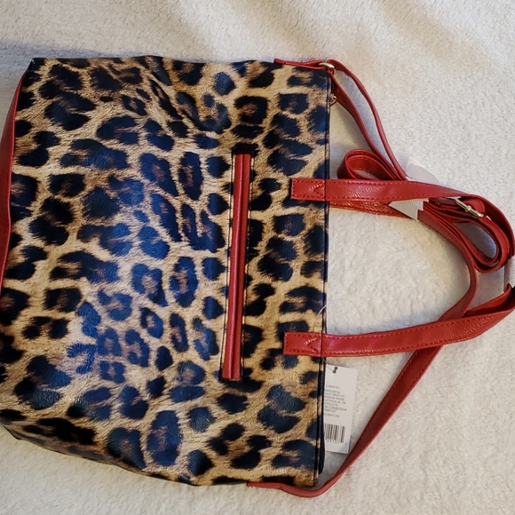 NWT Womens leopard Crossbody Purse / Handbag 👜 - Picture 2 of 15